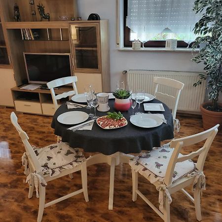 Ferienwohnung Fuer 4 Personen Mit Schnellem Wlan, Glasfaser, Tv Paket Beilstein  Esterno foto