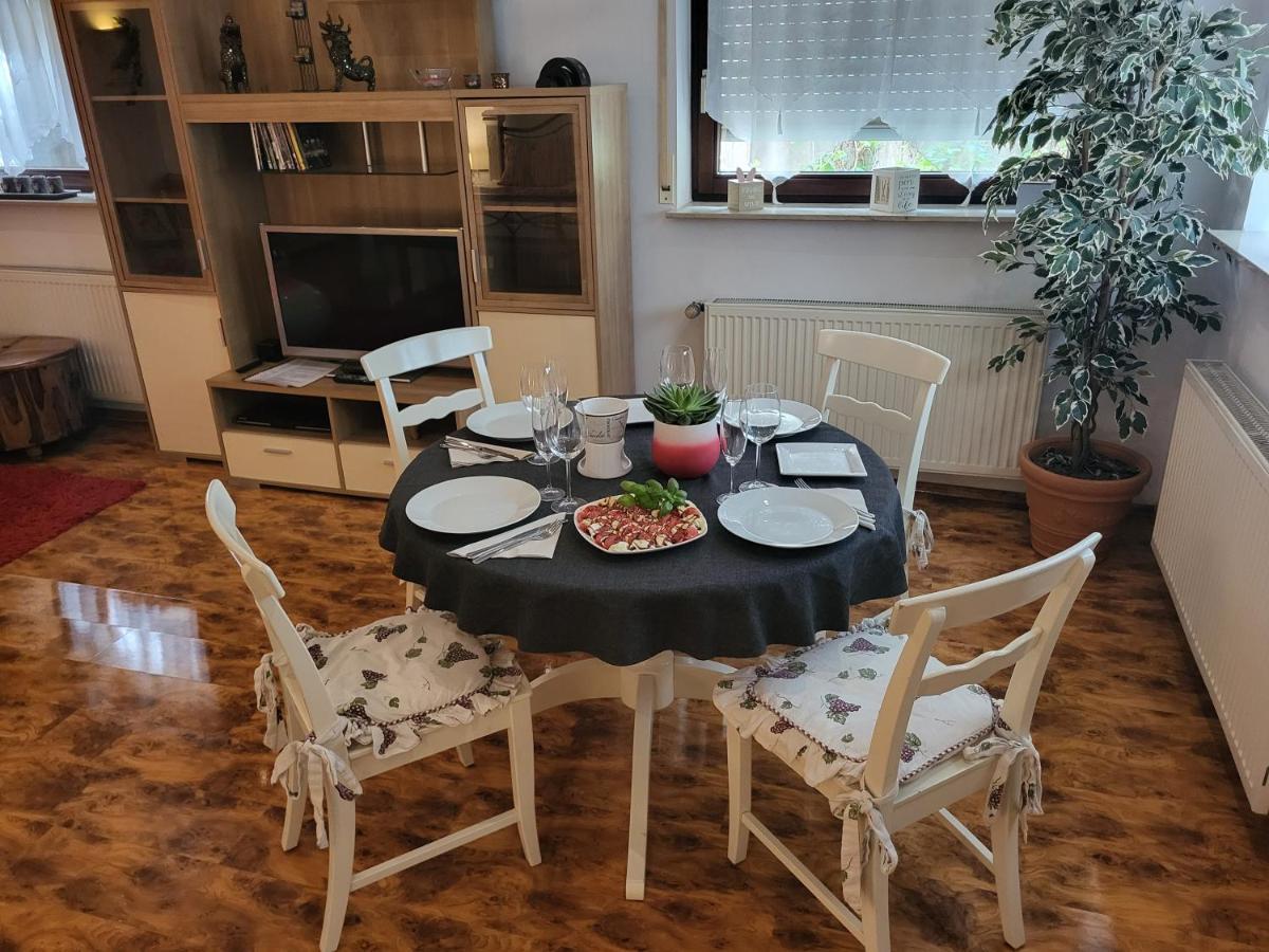 Ferienwohnung Fuer 4 Personen Mit Schnellem Wlan, Glasfaser, Tv Paket Beilstein  Esterno foto
